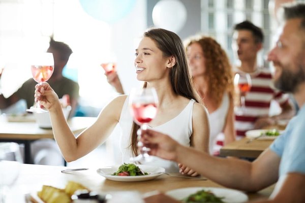 70 plats uniques et conviviaux pour grandes tablées