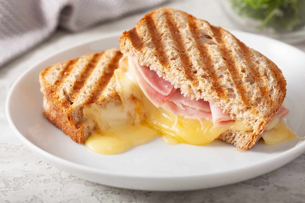 les idées de sandwiches chauds pour un déjeuner réconfortant