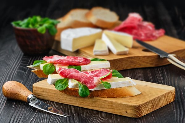 Quels sont les secrets pour un parfait sandwich au thon frais et savoureux ?